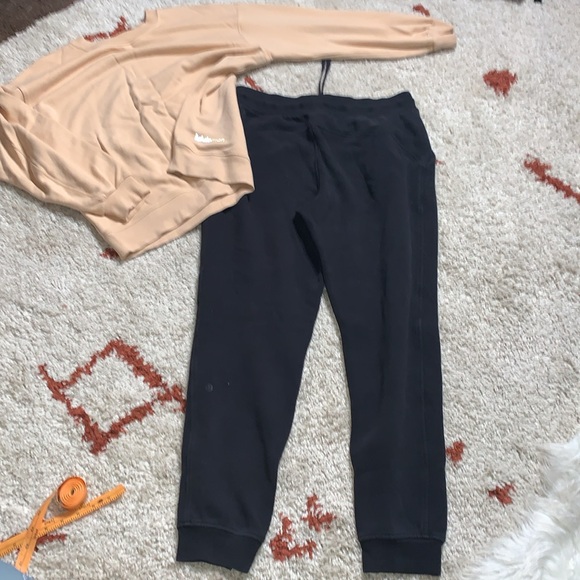 Lululemon- Scuba MidRise Oversized Jogger- Black- Size 10- 29” Inseam - Picture 4 of 16